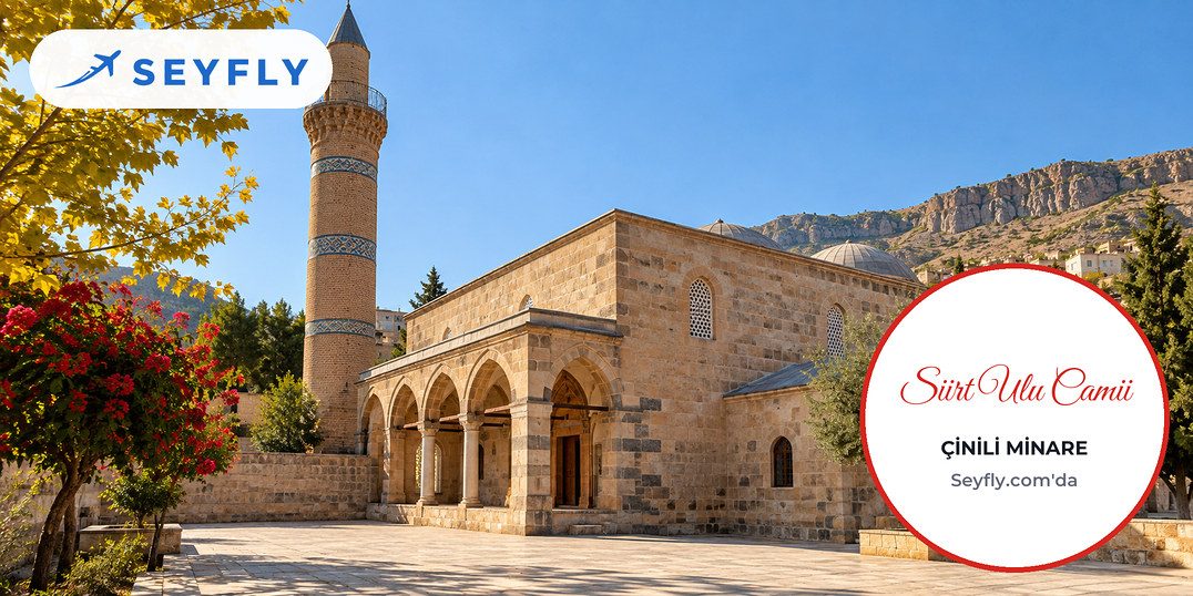 Siirt Ulu Camii'nin çinili tuğla minaresi ve taş gövdesi