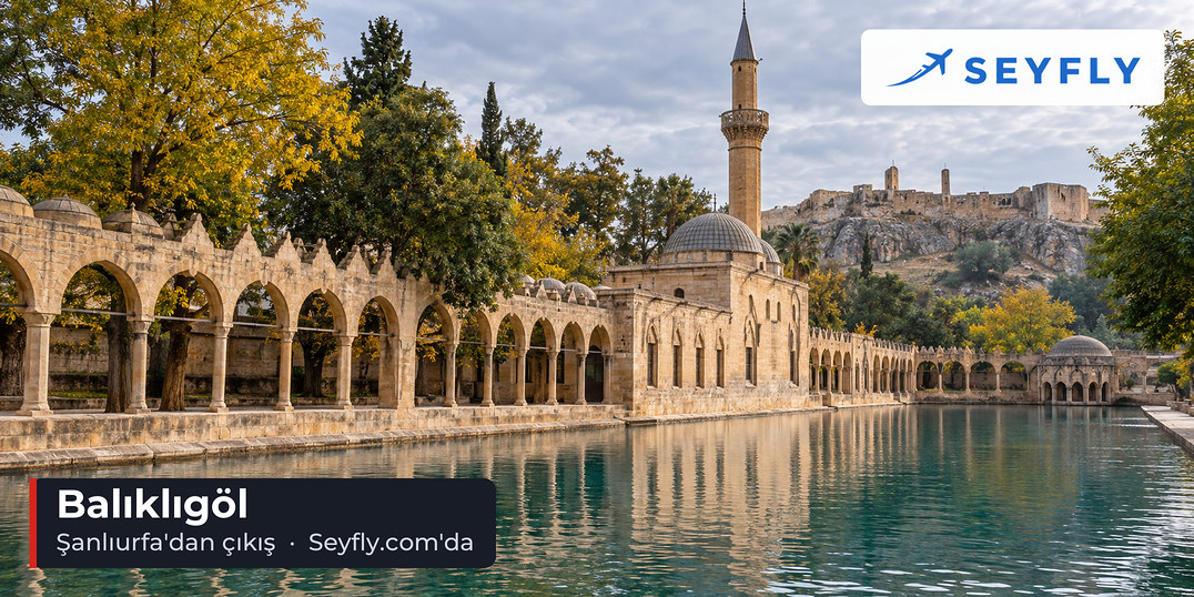 Şanlıurfa'da Balıklıgöl ve kıyısındaki taş cami ile kemerli yapılar